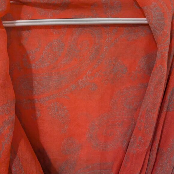 Large wrap (possibly silk) orange and gray 45" x 68" - Picture 4 of 6